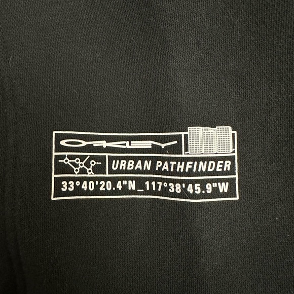 Oakley Tech Hoodie in Black - Picture 5 of 5